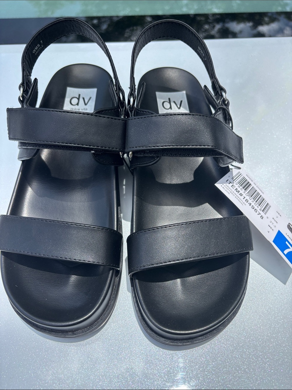 NWT dv by Dolce Vita size 7 Black Strappy Platform Sandals